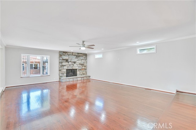Detail Gallery Image 16 of 63 For 2747 E Ocean Bld, Long Beach,  CA 90803 - 6 Beds | 7 Baths