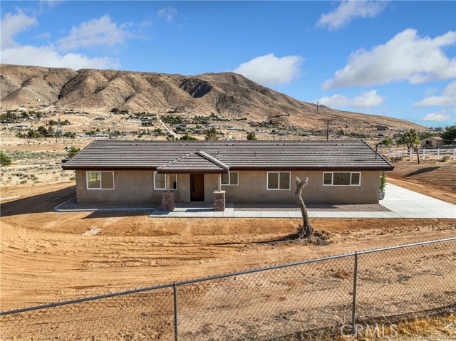 9641 Buena Vista Street, Apple Valley CA: https://media.crmls.org/medias/d47cae84-5b4c-4733-a998-de63378cb443.jpg