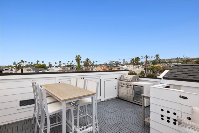 Detail Gallery Image 24 of 26 For 611 .5 Jasmine Ave, Corona Del Mar,  CA 92625 - 2 Beds | 2/1 Baths