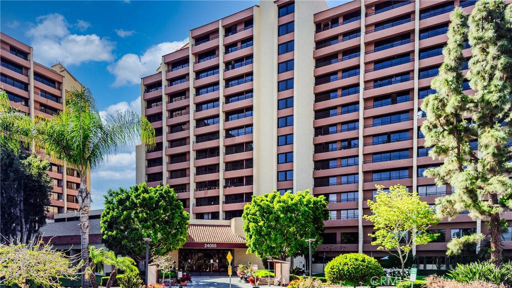 24055 W Paseo Del Lago #901