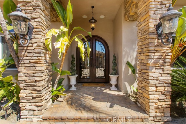 Detail Gallery Image 6 of 68 For 22928 San Joaquin, Canyon Lake,  CA 92587 - 4 Beds | 4/2 Baths