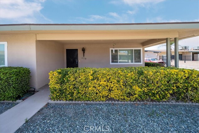 615 S Palm Avenue, Hemet CA: https://media.crmls.org/medias/d47dcdde-b645-46f7-b210-fe05e18d5751.jpg