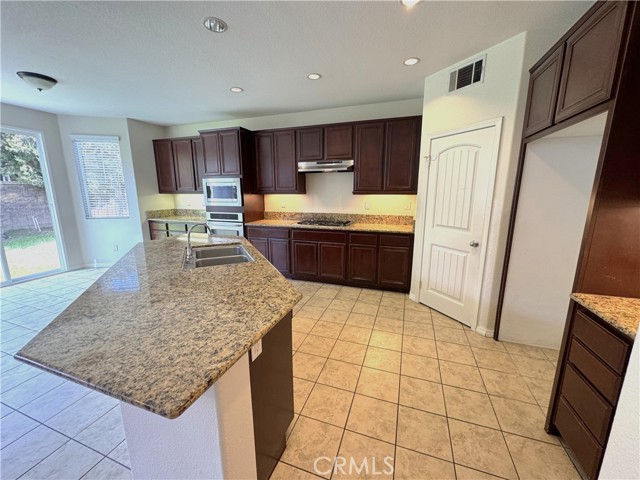 Detail Gallery Image 11 of 35 For 40277 Jacob Way, Murrieta,  CA 92563 - 6 Beds | 4/1 Baths