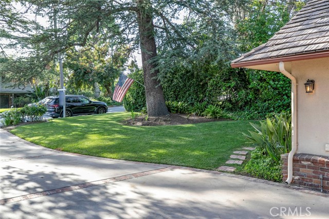 1558 Hillcrest Avenue, Glendale CA: https://media.crmls.org/medias/d47e7ee2-3b61-4a0f-9e13-1b8ca5ce7c11.jpg
