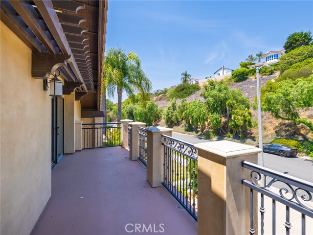 3528 Hightide Drive, Rancho Palos Verdes CA: https://media.crmls.org/medias/d47e9fd1-f1d5-4c77-bd10-e842c66c1520.jpg