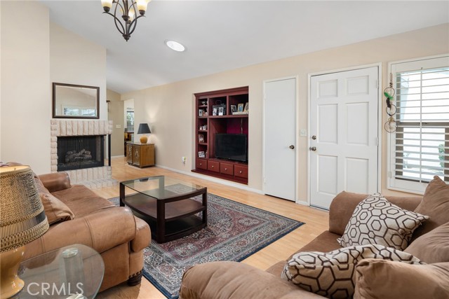 Detail Gallery Image 8 of 31 For 1400 Market St, Vista,  CA 92084 - 2 Beds | 2 Baths