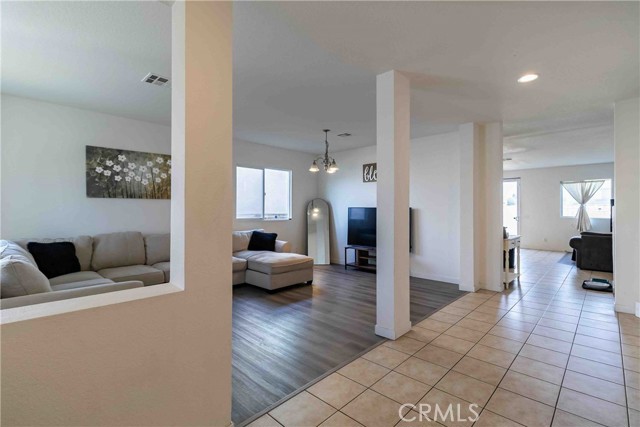 Detail Gallery Image 8 of 51 For 14761 Coachman, Victorville,  CA 92394 - 3 Beds | 2/1 Baths