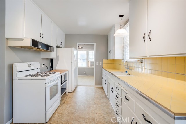 Detail Gallery Image 19 of 35 For 1906 Amber Ln, Burbank,  CA 91504 - 3 Beds | 1 Baths