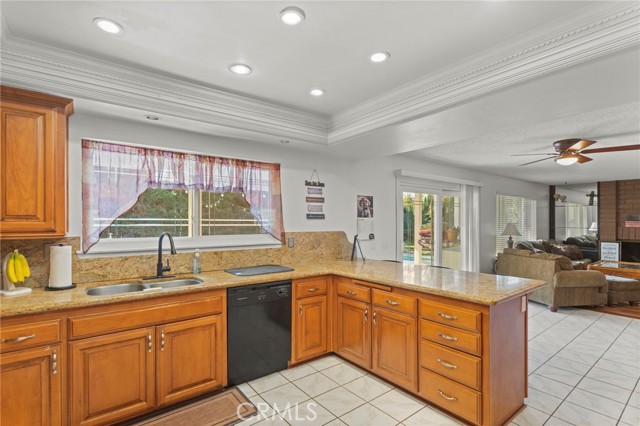 Detail Gallery Image 14 of 47 For 6801 Rycroft, Riverside,  CA 92506 - 4 Beds | 2/1 Baths