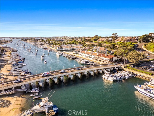 Detail Gallery Image 42 of 44 For 1033 Bayside Cove #106,  Newport Beach,  CA 92660 - 2 Beds | 2/1 Baths