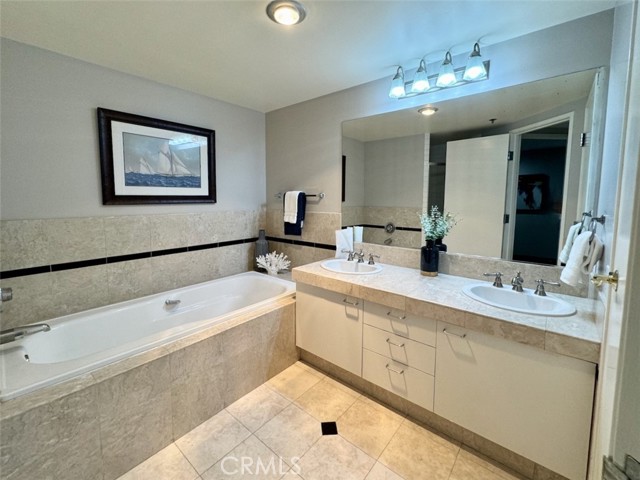 Detail Gallery Image 33 of 56 For 525 E Seaside Way #305,  Long Beach,  CA 90802 - 2 Beds | 1/1 Baths