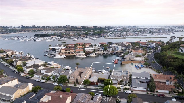 419 Evening Star Lane, Newport Beach CA: https://media.crmls.org/medias/d481b350-8b61-4341-bae0-57d34030501a.jpg
