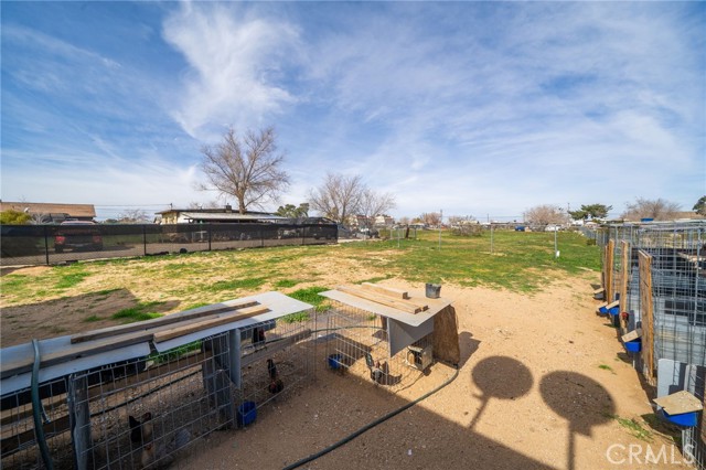 Detail Gallery Image 15 of 66 For 11986 White Ave, Adelanto,  CA 92301 - 4 Beds | 3 Baths