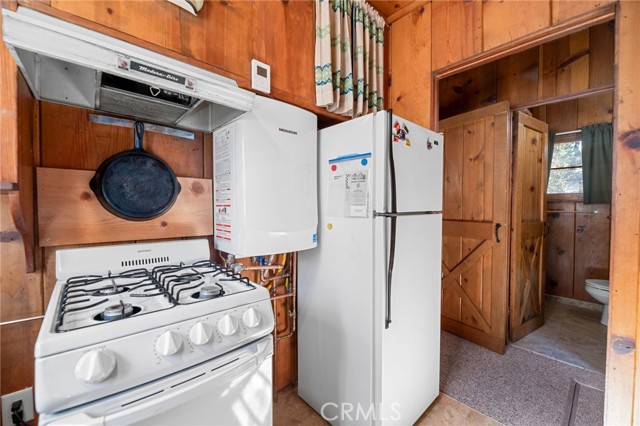 Detail Gallery Image 7 of 19 For 325 E Fairway Bld, Big Bear City,  CA 92314 - 2 Beds | 1 Baths