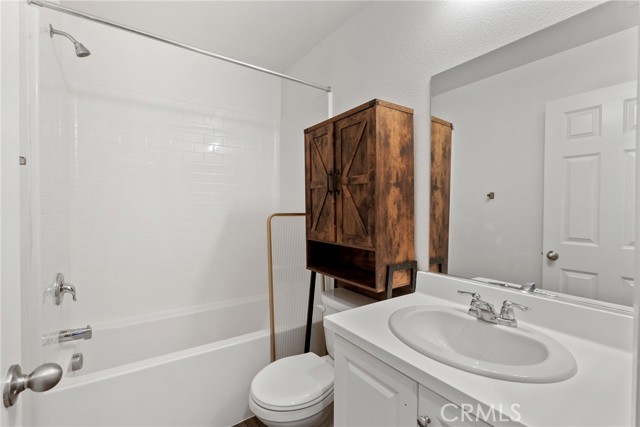 Detail Gallery Image 28 of 52 For 11832 Espola Pl, Victorville,  CA 92392 - 4 Beds | 3 Baths