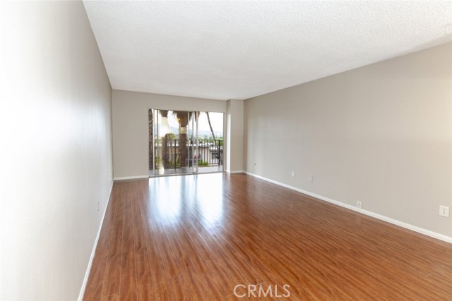 1517 E Garfield Avenue, Glendale CA: https://media.crmls.org/medias/d48249df-bcdb-404e-859c-29ba8c95d656.jpg