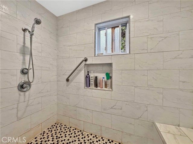 7736 Sugar Drive, Huntington Beach CA: https://media.crmls.org/medias/d4829b02-8ebe-441c-8809-e27da533709d.jpg