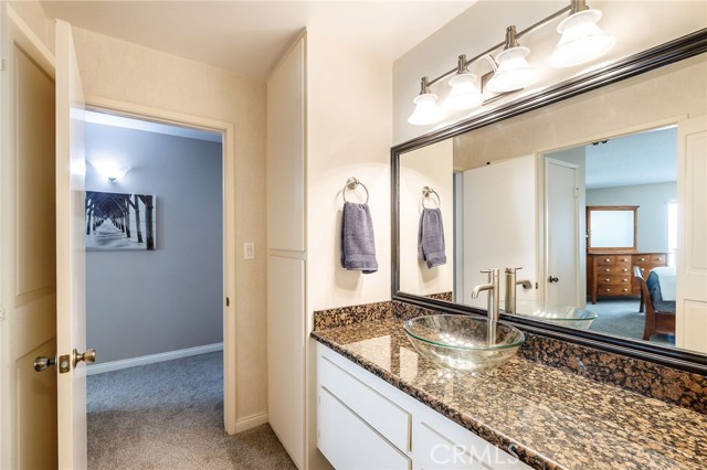 Detail Gallery Image 12 of 30 For 565 Esplanade #411,  Redondo Beach,  CA 90277 - 2 Beds | 2 Baths
