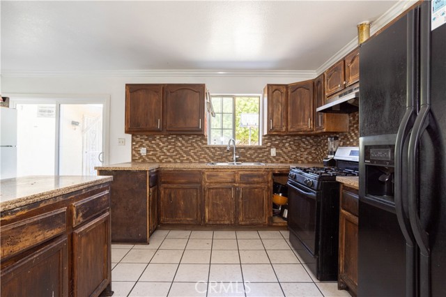 11044 Borden Avenue, Pacoima CA: https://media.crmls.org/medias/d482f975-d3c1-4529-9bb1-be6f3a835e21.jpg