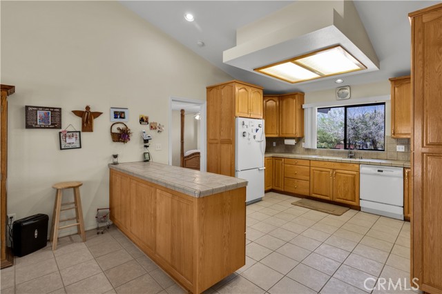 Detail Gallery Image 14 of 50 For 58453 Lisbon Dr, Yucca Valley,  CA 92284 - 3 Beds | 2 Baths