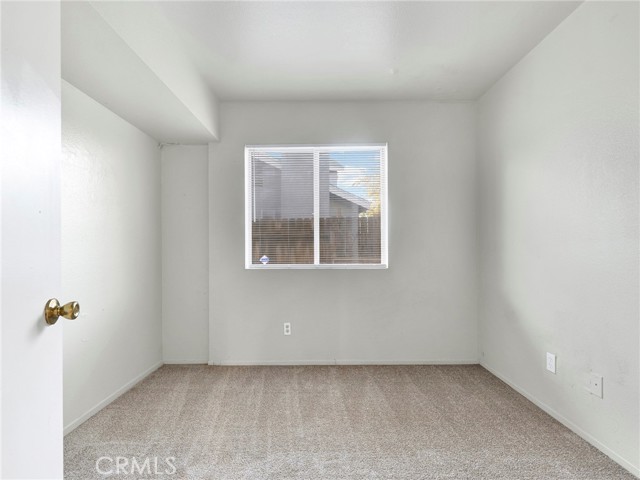 Detail Gallery Image 10 of 22 For 2643 Mora Ct, Lancaster,  CA 93535 - 4 Beds | 3 Baths