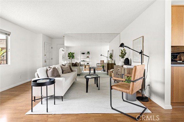 Detail Gallery Image 19 of 30 For 2015 E Broadway #405,  Long Beach,  CA 90803 - 1 Beds | 1/1 Baths