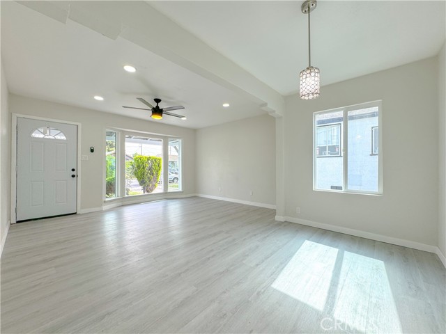 Detail Gallery Image 7 of 30 For 827 E 95th St, Los Angeles,  CA 90002 - 4 Beds | 3 Baths