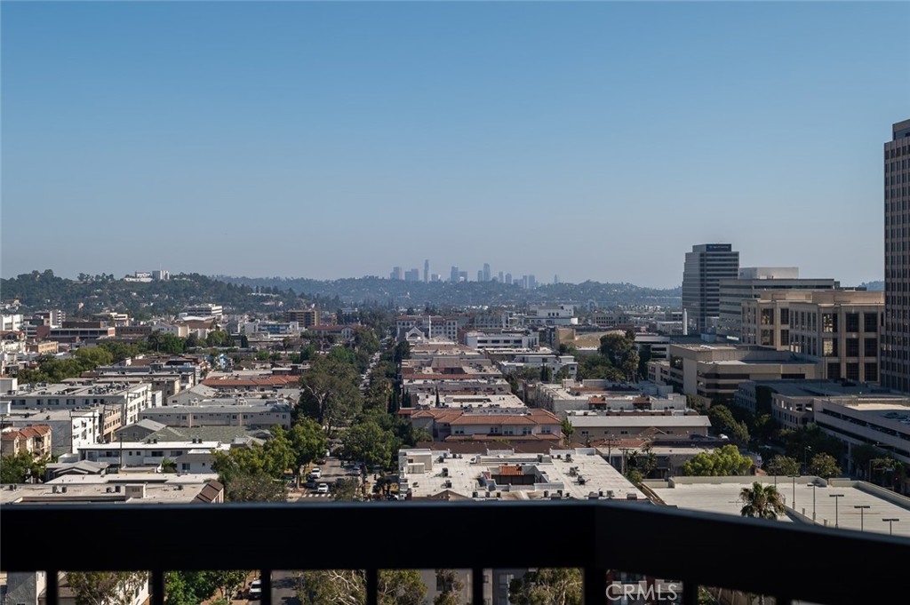 https://media.crmls.org/medias/d484cc74-81a2-437e-bc02-954f88240ba6.jpg?preset=X-Large