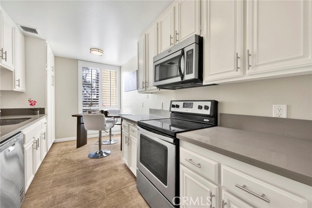 4040 Via Marisol, Highland Park CA: https://media.crmls.org/medias/d48532ee-e8e8-4b31-870c-af1a1b8b9143.jpg