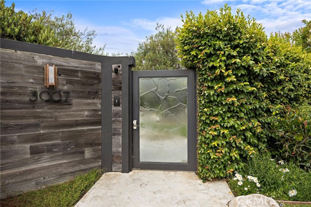 Detail Gallery Image 10 of 38 For 3007 Harbor View, Corona Del Mar,  CA 92625 - 3 Beds | 2/1 Baths