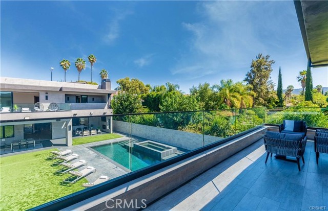 5239 Avenida Hacienda, Tarzana CA: https://media.crmls.org/medias/d485f6c9-faae-4958-9849-61a6a116216f.jpg