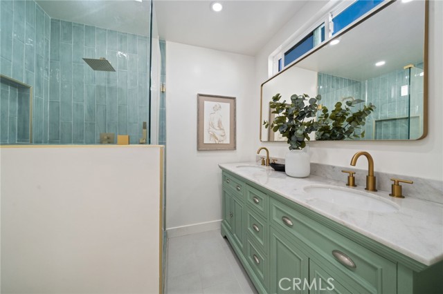 Detail Gallery Image 14 of 29 For 332 Flint Ave, Long Beach,  CA 90814 - 3 Beds | 3 Baths