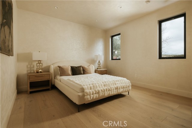 6 Bed Home for Sale in Sherman Oaks, California