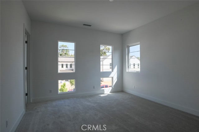 Detail Gallery Image 34 of 65 For 20552 Edgewood Ct, Chatsworth,  CA 91311 - 5 Beds | 5/1 Baths