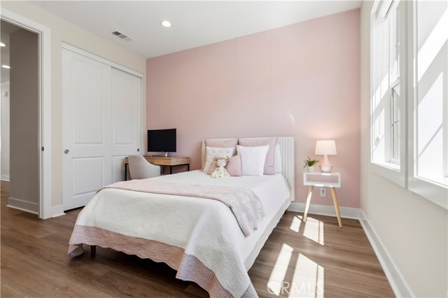 Image 16 of 31 For 440 Riverbend