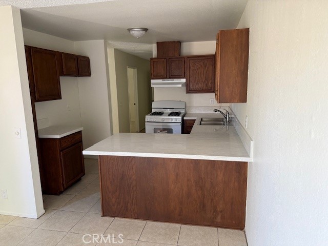 Detail Gallery Image 4 of 14 For 453 E Lancaster, Lancaster,  CA 93535 - 2 Beds | 2 Baths