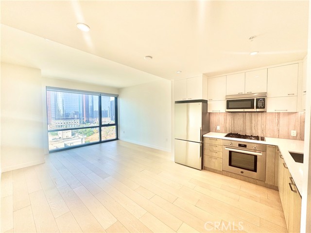 Detail Gallery Image 1 of 23 For 400 S Broadway #2007,  Los Angeles,  CA 90013 - 1 Beds | 1 Baths