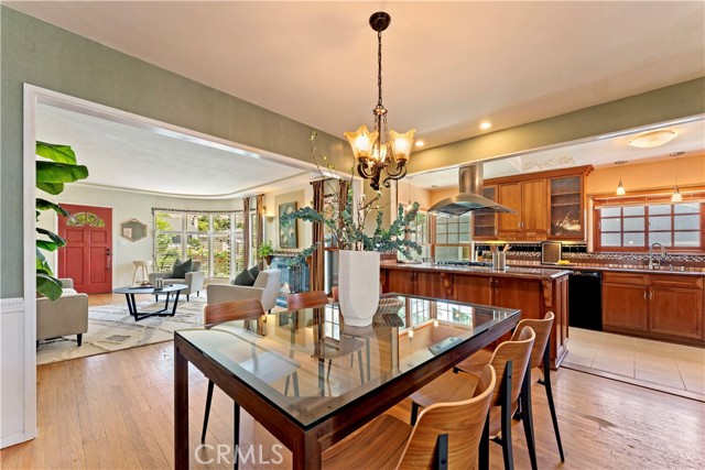2042 E Crary Street, Pasadena CA: https://media.crmls.org/medias/d4878942-8652-4d01-aae9-9297d493fe9f.jpg