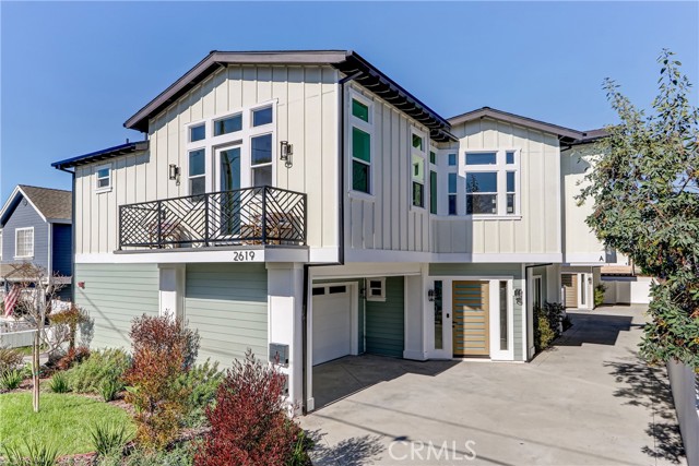 Beautiful curb appeal Beautiful curb appeal