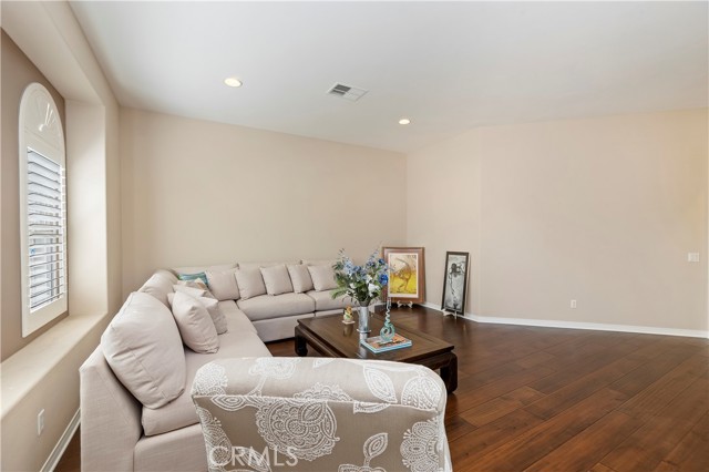 Detail Gallery Image 16 of 71 For 16682 Nandina Ave, Riverside,  CA 92504 - 5 Beds | 5/1 Baths