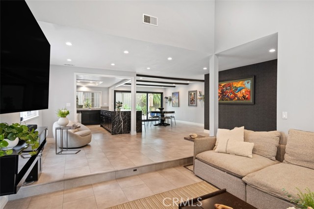 Detail Gallery Image 9 of 31 For 1063 Redding Ave, Costa Mesa,  CA 92626 - 4 Beds | 2 Baths