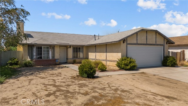 Detail Gallery Image 1 of 28 For 44709 26th St, Lancaster,  CA 93535 - 3 Beds | 2 Baths