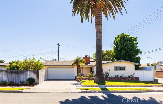 Detail Gallery Image 1 of 19 For 7901 Rhine Dr, Huntington Beach,  CA 92647 - 4 Beds | 2 Baths