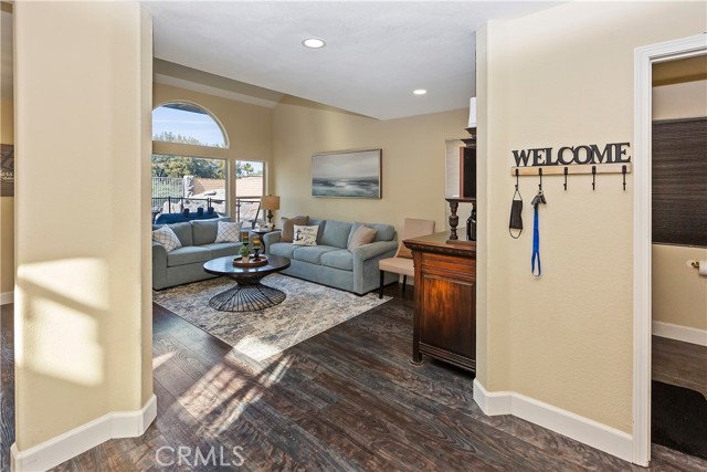 Detail Gallery Image 18 of 73 For 1140 Jonah Dr, Corona,  CA 92882 - 5 Beds | 2/1 Baths