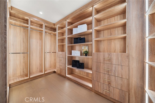 5945 Hesperia Avenue, Encino CA: https://media.crmls.org/medias/d488f4cf-b854-479b-8f06-a722b0c67f90.jpg