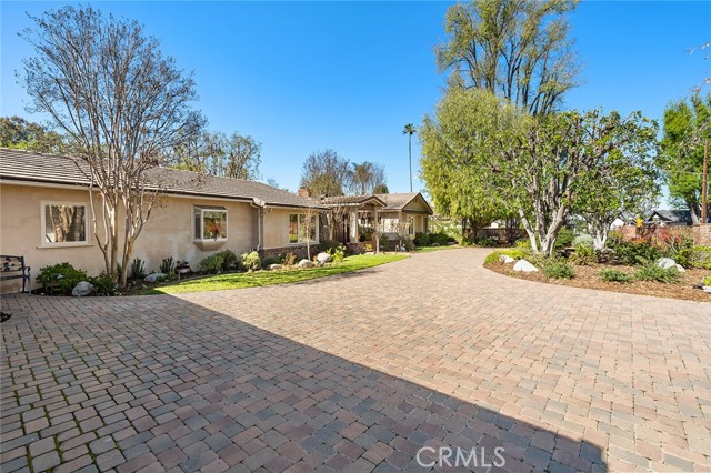 Detail Gallery Image 52 of 56 For 5425 Oakdale Ave, Woodland Hills,  CA 91364 - 4 Beds | 3/1 Baths