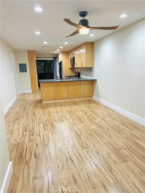 Detail Gallery Image 5 of 19 For 472 S Pixley St a,  Orange,  CA 92868 - 2 Beds | 2 Baths