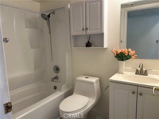 Detail Gallery Image 8 of 14 For 800 Grand Ave #D2,  Diamond Bar,  CA 91765 - 3 Beds | 2 Baths