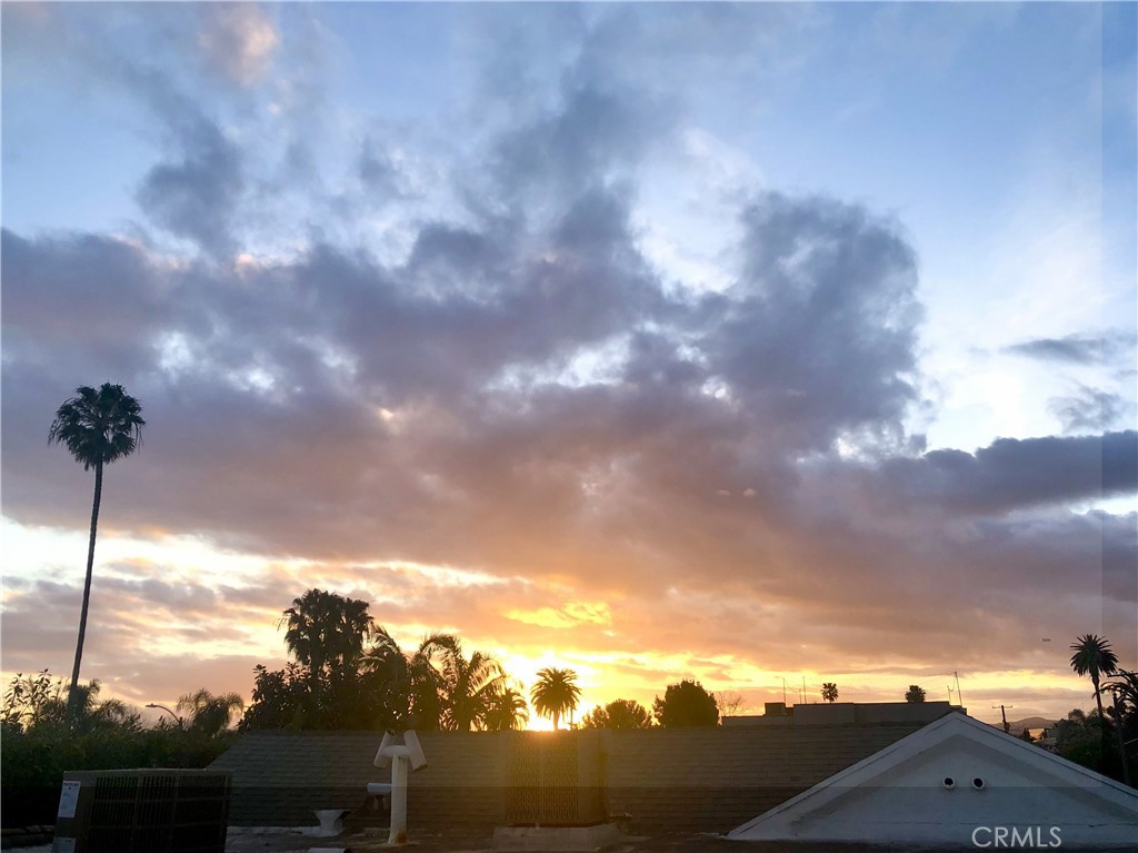 https://media.crmls.org/medias/d48a29e3-5840-4299-ba64-3c92cc4c0905.jpg?preset=X-Large