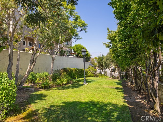Detail Gallery Image 24 of 26 For 1438 Elin Point Dr, El Segundo,  CA 90245 - 3 Beds | 2/1 Baths